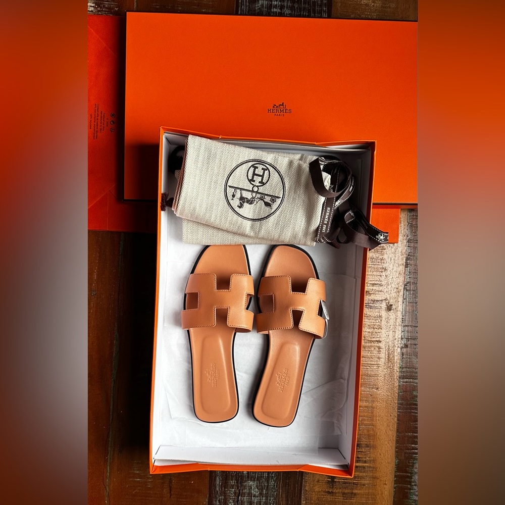 ❌SOLD❌ NWT - Authentic Hermes Oran Sandals 35.5 in Granite Rose